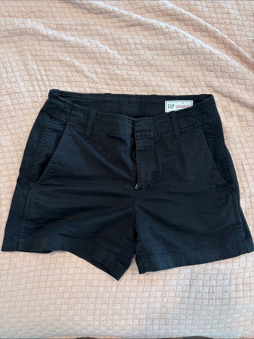 GAP Women's 4” downtown khaki short